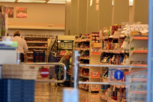 Σαρώνει η ακρίβεια στα σούπερ μάρκετ: Ποια προϊόντα θα «χτυπήσουν κόκκινο» μέχρι τα Χριστούγεννα