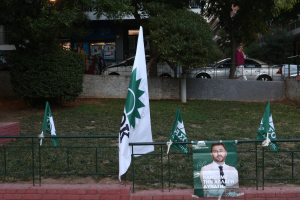 Ο πατέρας της Κοροβέση στον Χριστοδουλάκη, το «μοντέλο Καραμέρου» και οι «Πασόκοι» που γεννήθηκαν ΝΔ!