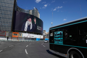 Ιράν: Αναβλήθηκε η κηδεία του Χαμενεΐ