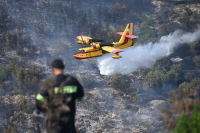 Οριοθετήθηκε η φωτιά στο Λουτράκι: Από χορτοκοπτικό 71χρονου Γάλλου ξέσπασε το μέτωπο (Εικόνες - Βίντεο)