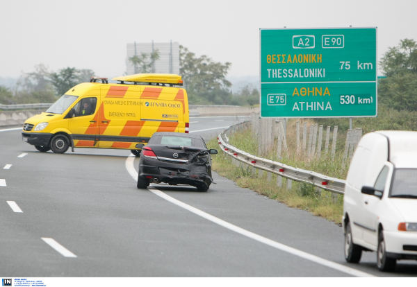 Καραμπόλα πέντε οχημάτων στον δρόμο για Χαλκιδική, με δυσκολία η κυκλοφορία