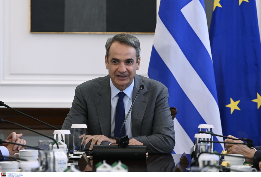 «Περιορισμένες οι ζημιές σε σχέση με το μέγεθος της απειλής από τις φωτιές», λέει ο Μητσοτάκης