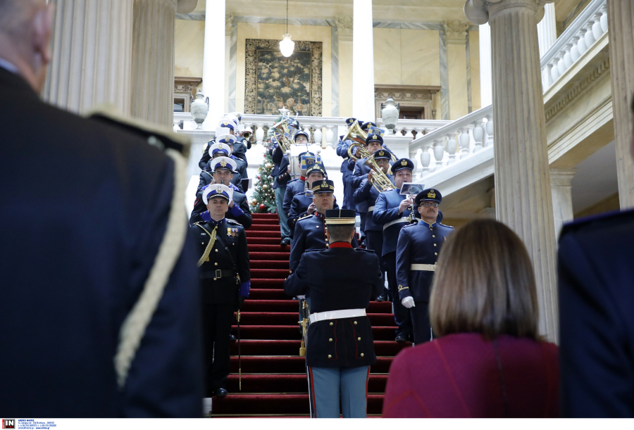 Τα κάλαντα στους πολιτικούς αρχηγούς