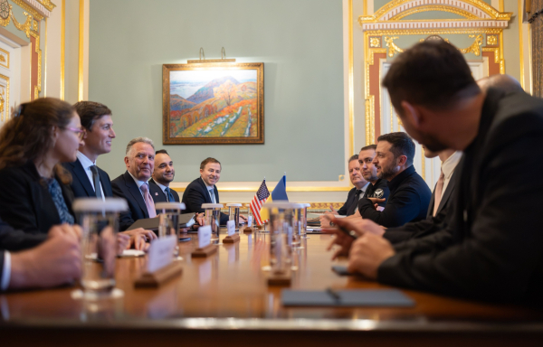 Ουκρανία: Νέες «πιο αποτελεσματικές» προτάσεις παρουσίασαν οι απεσταλμένοι των ΗΠΑ