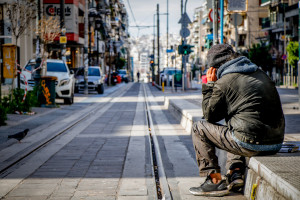 Απαγόρευση κυκλοφορίας: Πότε θα βγούμε από την καραντίνα - Οι τρεις φάσεις της επιδημίας που κρίνουν τα μέτρα