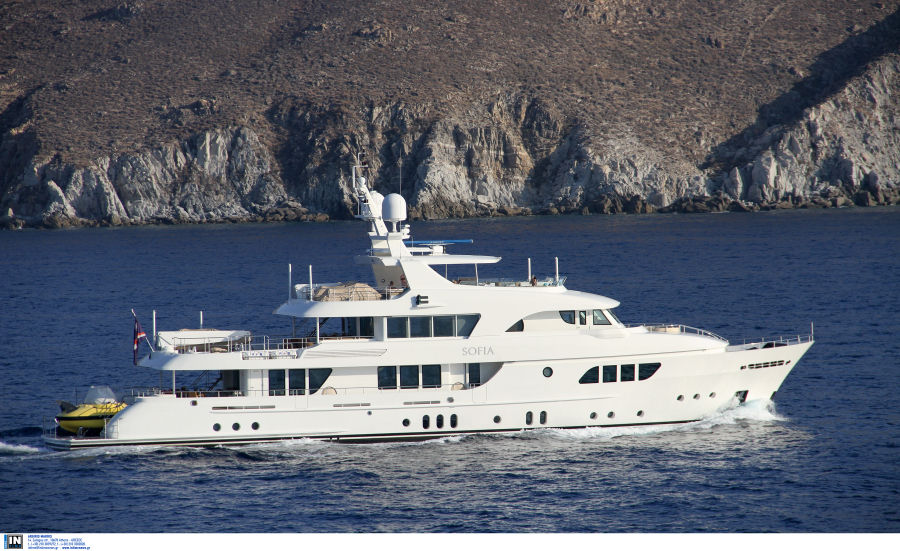 Ρωσία: «Ξεσκέπασαν» θαλαμηγό αξίας 100 εκατ. δολαρίων του Μεντβέντεφ