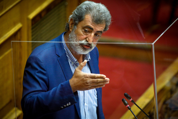 Πολάκης κατά Κούλογλου: «Αν είδες "ισοπαλία" στη ΔΕΘ, μάλλον χρειάζεσαι γυαλιά»