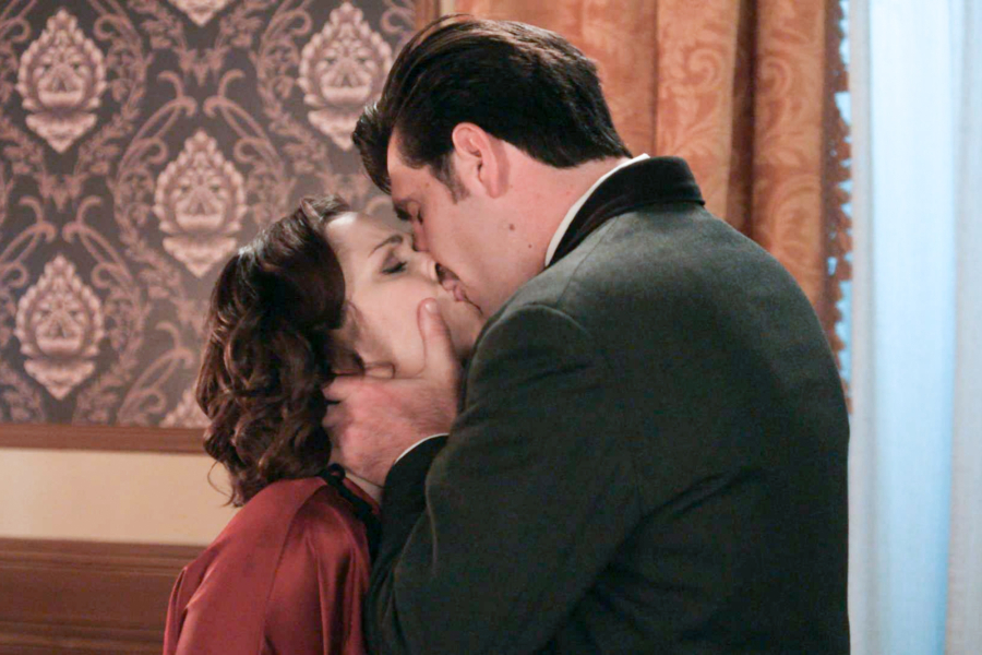 «Grand Hotel»: Ο Ρήγας δεν μπορεί να συγκρατήσει τα συναισθήματά του για την Κυβέλη (Βίντεο)