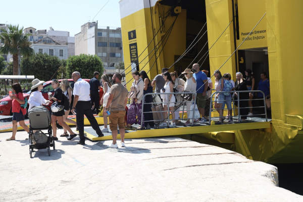 Πότε επιτρέπεται να «σπάσει» η καλοκαιρινή άδεια - Τι προβλέπει η νομοθεσία