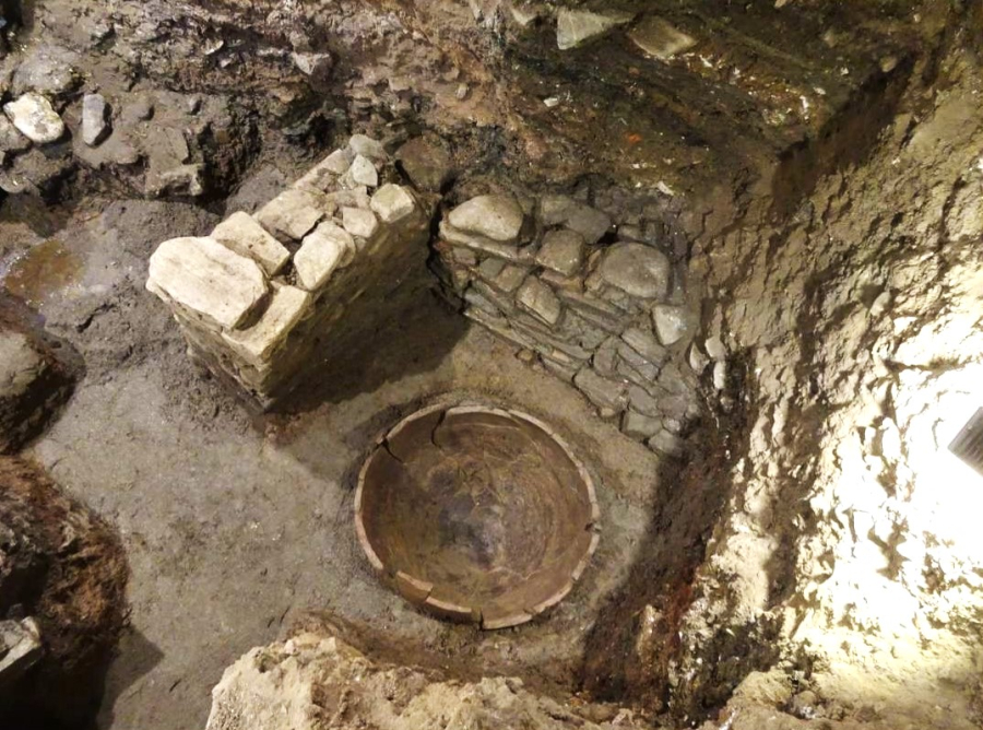 Στο «φως» σπάνια ευρήματα του 10ου αιώνα στη Μονή Βατοπεδίου