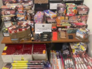 Πάσχα: Επιχείρηση της ΕΛ.ΑΣ για παράνομες κροτίδες και βεγγαλικά - Κατασχέθηκαν πάνω από 100.000