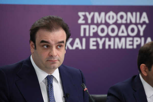 Πιερρακάκης για επιστροφή του Χρηματιστηρίου στις ανεπτυγμένες αγορές και το βλέμμα στις εκλογές