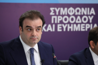 Πιερρακάκης για επιστροφή του Χρηματιστηρίου στις ανεπτυγμένες αγορές και το βλέμμα στις εκλογές