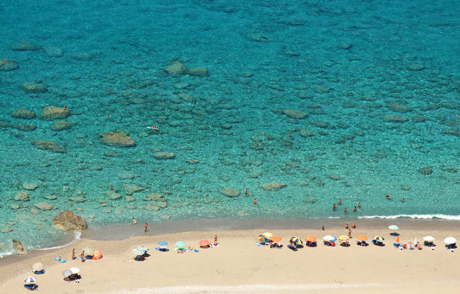 Μειωμένες οι διακοπές εφέτος για τους περισσότερους Έλληνες