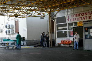 Νοσηλεύτρια έπαθε ηλεκτροπληξία στο Κρατικό Νίκαιας - Τί λέει ο διοικητής του νοσοκομείου