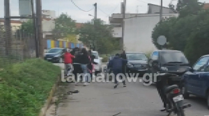 Άγρια συμπλοκή μαθητών έξω από σχολείο στη Λαμία