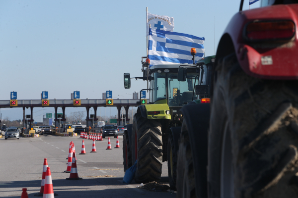 Greek Farmers Enter 2026 in Open Confrontation, with January 4 Set to Decide the Next Phase
