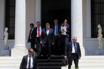 Διαψεύδει ότι προσέβαλε Έλληνα φωτογράφο ο Πέτερ Ραμζάουερ