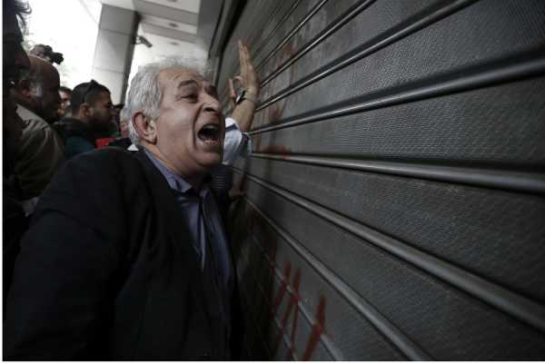 Τα χρέη πνίγουν τους φορολογούμενους - Στα 88 δισ ευρώ οι ληξιπρόθεσμες οφειλές προς το Δημόσιο