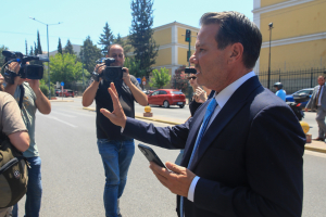 Σοκαριστικές οι δηλώσεις Σοφού: Ο Λύτρας της έριξε 30 μπουνιές - Έσπασαν και τα δάχτυλά της