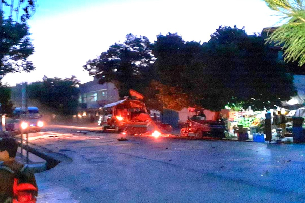 Φρίκη στην Καμπούλ: Τίναξαν στον αέρα λεωφορείο, τουλάχιστον έξι νεκροί (βίντεο, εικόνες)