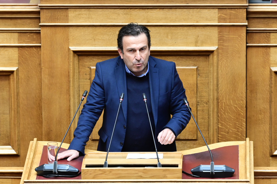 Ο Παραστατίδης και το επιχείρημα του «αναντικατάστατου»