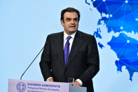 Greece reduces public debt and saves 800 million euros annually