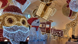 Ο Θεσσαλονικιός Αϊ-Βασίλης ανάβει απόψε τα Χριστουγεννιάτικα φώτα της Αθήνας
