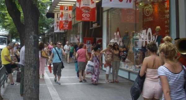 Έως τις 8 το βράδυ ανοικτά τα καταστήματα στην Θεσσαλονίκη