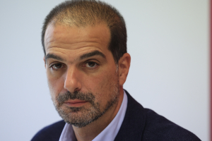 Σφοδρή αντιπαράθεση Σακελλαρίδη - Γκίκα για τη Χίο: «Υποχρέωση μας να ελέγχουμε το Λιμενικό, απέναντι στις αυθαιρεσίες» (Βίντεο)»