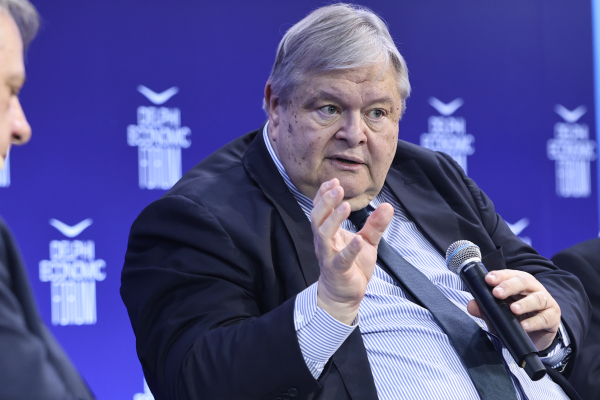 «Αντιμητσοτακικό μπλοκ» στον Βενιζέλο