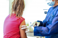 Κορονοϊός: Πόσο αυξάνονται τα αντισώματα με την τρίτη δόση, τι συμβαίνει με τον συνδυασμό εμβολίων