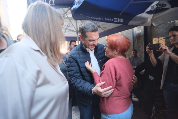 Τσίπρας: Κάτω από τον ίδιο ήλιο ζουν δυο Ελλάδες, η Ελλάδα που αγωνιά να τα βγάλει πέρα και η Ελλάδα της λαμογιάς