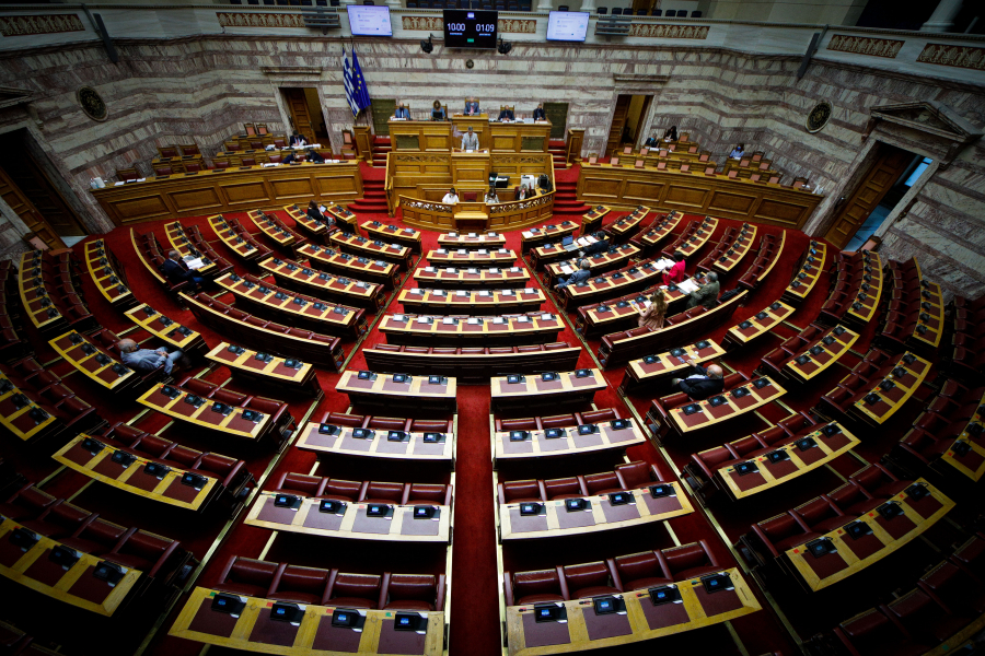 Κατατέθηκε στη Βουλή η τροπολογία για μείωση ΦΠΑ σε πέντε νησιά του Αιγαίου