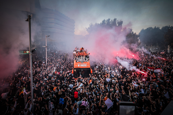 «Φλέγεται» το Ηράκλειο για τον Κυπελλούχο ΟΦΗ - Εντυπωσιακές στιγμές από τη φιέστα (Βίντεο)