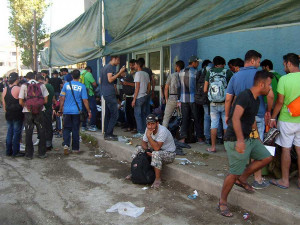 Σάμος: Συλλαλητήριο για το μεταναστευτικό – Μεταφέρονται 700 στην ενδοχώρα (vid)