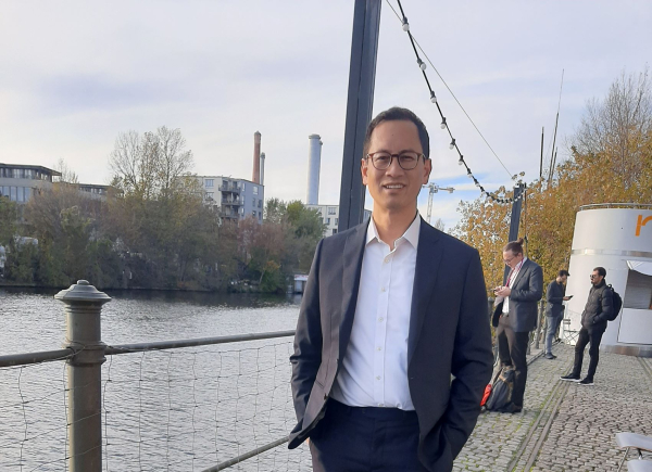 Μεταφράζοντας γραπτά τις λέξεις που δεν…λέγονται, ο μετρ της «νευροπρόσθεσης» μιλά στο Dnews