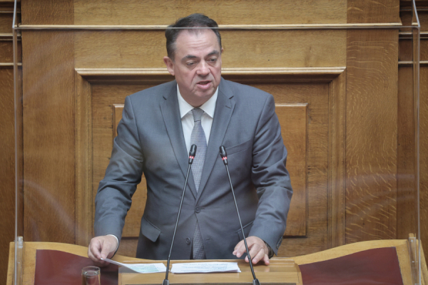 Βαραίνει το κλίμα για τον Κωνσταντόπουλο