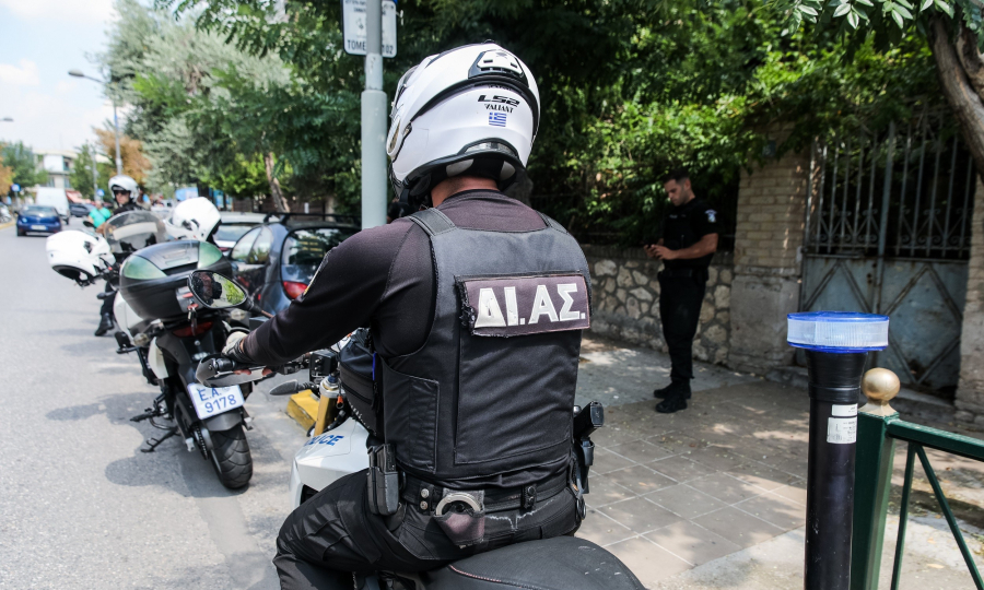 Ηράκλειο: Δύο συλλήψεις για κλοπές σε περίπτερα και μίνι μάρκετ