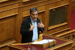 Τσακαλώτος: Μετάλλια στην αύξηση εσόδων ΦΠΑ σε Μύκονο, Ρόδο και Σαντορίνη