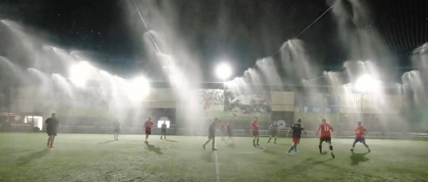 Το πρώτο γήπεδο ποδοσφαίρου στην Ελλάδα όπου διαλέγεις τον ...καιρό που θα έχει