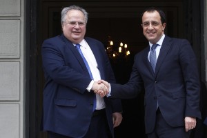 Στη Λευκωσία ο Κοτζιάς για τις εξελίξεις σε Κυπριακό, Βαλκάνια και Μεσόγειο