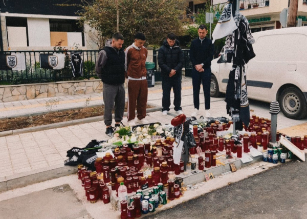 ΠΑΟΚ: Παίκτες απέτισαν φόρο τιμής στο σημείο που «έφυγε» ο 20χρονος οπαδός