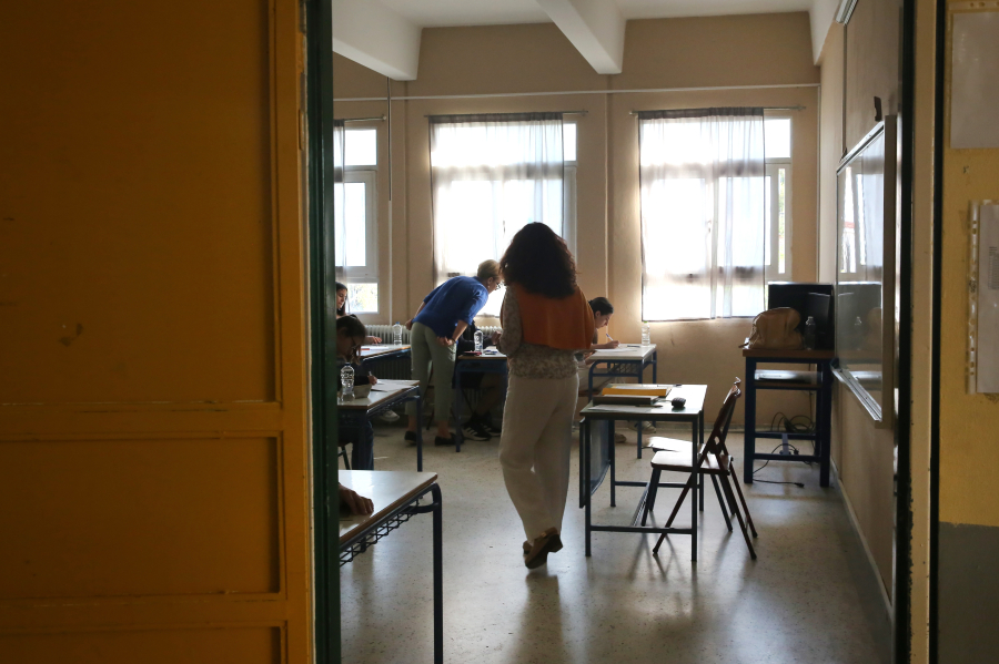 Αποτελέσματα Πανελληνίων 2025: 3 τρόποι να δείτε τις βαθμολογίες και τις Βάσεις 2025