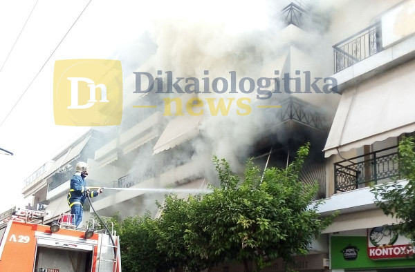 Φωτιά σε διαμέρισμα στο Μοσχάτο - Απεγκλωβίστηκαν ηλικιωμένοι (pic&amp;vid)