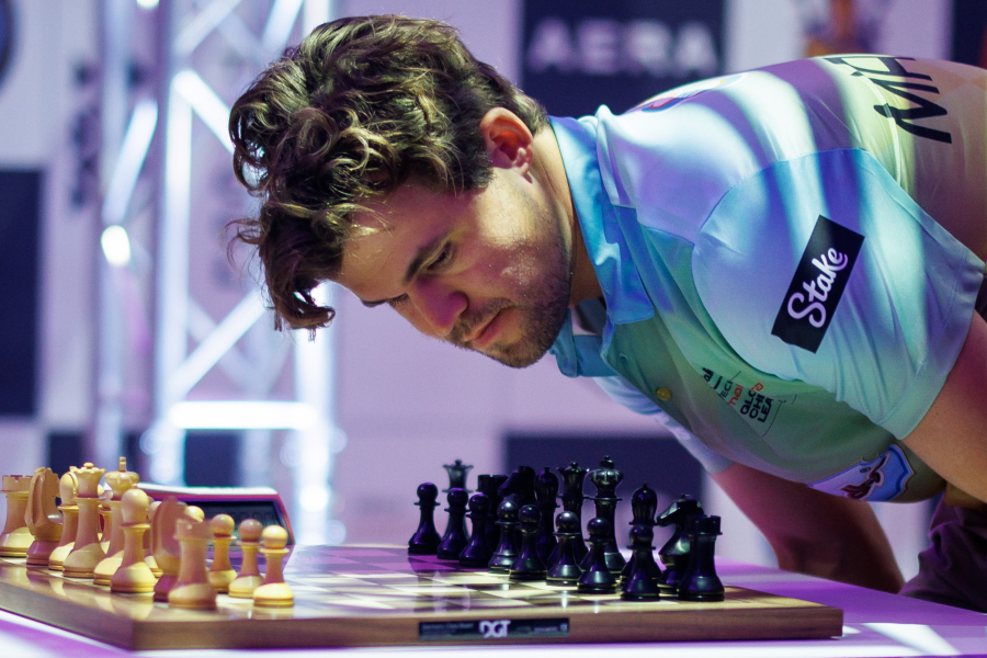 O πρωταθλητής στο σκάκι Μάγκνους Κάρλσεν εγκατέλειψε τουρνουά λόγω ενός παντελονιού