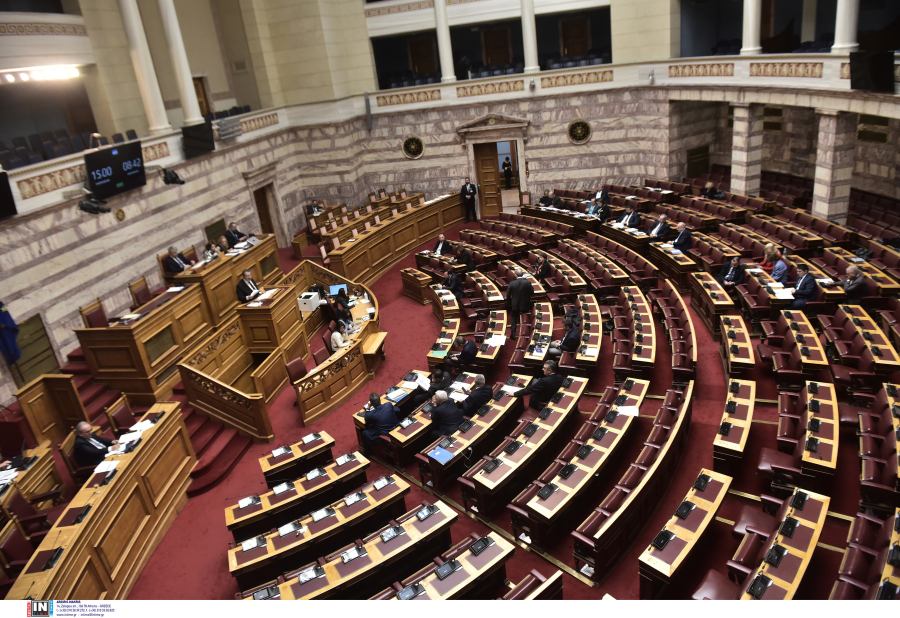 Οι υπουργοί της Νέας Δημοκρατίας που αρνούνται να ψηφίσουν το νομοσχέδιο για τα ομόφυλα ζευγάρια