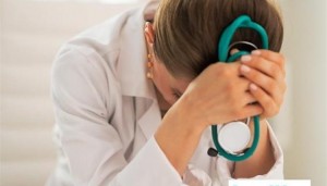 ΣΤΕ: Αντισυνταγματικές οι μειώσεις μισθών σε γιατρούς του ΕΣΥ
