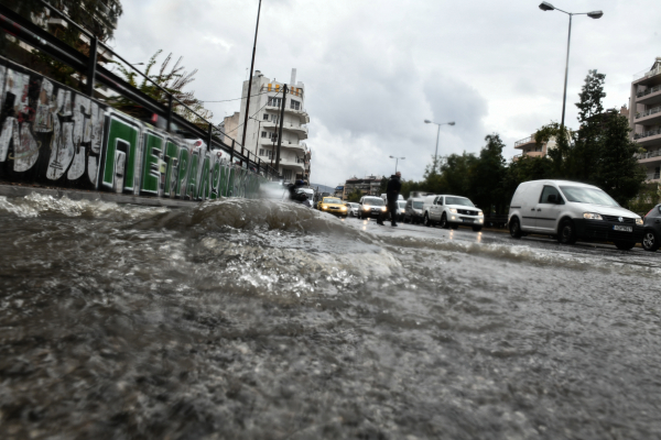 Κακοκαιρία «Μπάλλος»: Αίσιο τέλος για τον αγνοούμενο οδηγό στο Πικέρμι
