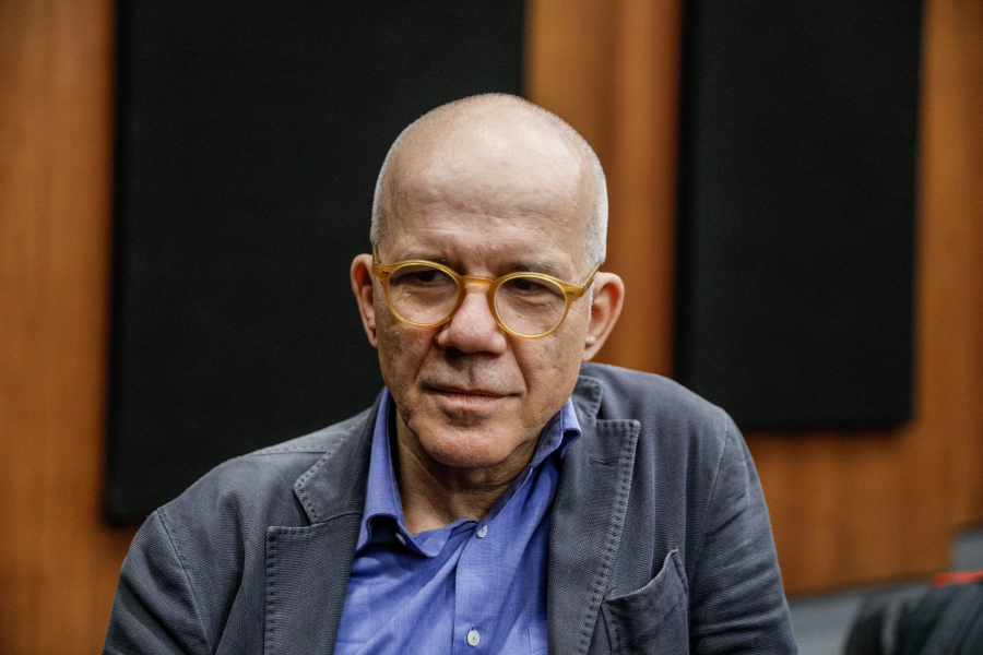 Inside Story: Πώς στήθηκε διαδικτυακή απάτη με «δόλωμα» τον Τάσο Τέλλογλου